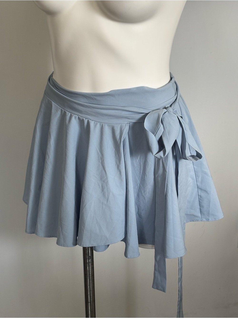 HALARA Light Blue Tie-Waist Flared Skort